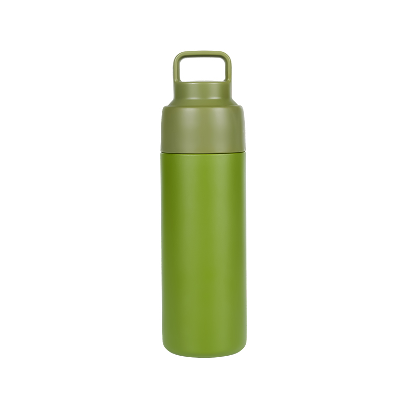 Bouteille d'eau isotherme adaptée au sac à dos