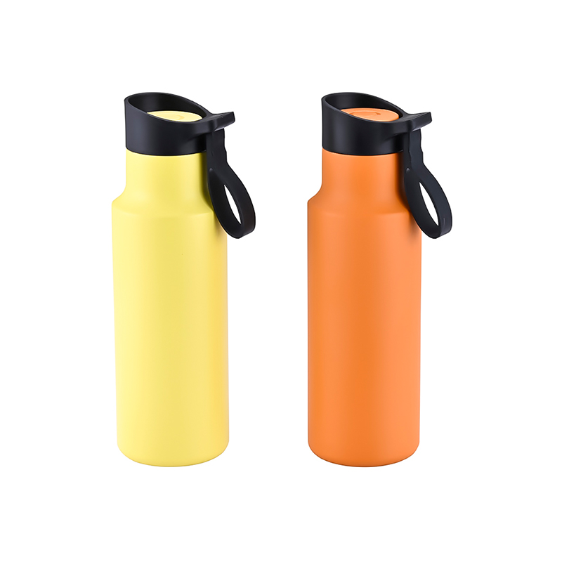 Bouteille de sport adaptée aux sacs à dos