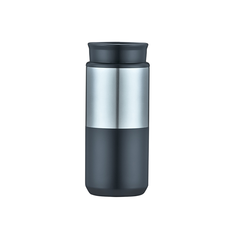 La tasse thermique avec couvercle à 360° résout les déversements