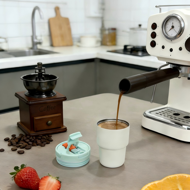 Gobelet sous vide avec couvercle à vis 3-en-1