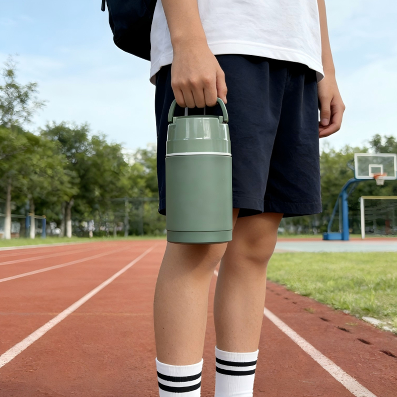 Pot alimentaire isolé sous vide
